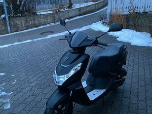 PEUGEOT KISBEE 50 CCM 4T BLACK EDITION 2024 MIT GARANTIE