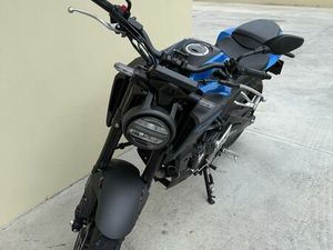 HONDA CB125R 2025 BATALHA