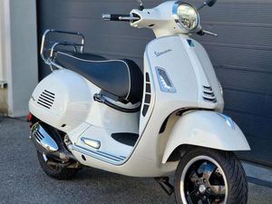 VESPA GTS 300 HPE SUPER SPORT BIANCO WEIß BERLIN