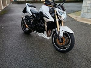 SUZUKI GSR 750 NAKED