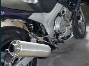 YAMAHA TDM 850 3VD + HYOSUNG AQUILA GV125 PINHAL NOVO