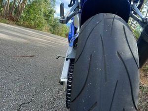 VENDO YAMAHA R1 1000 DE 2001 BEM ESTIMADA SANTO ANTÓNIO DOS OLIVAIS