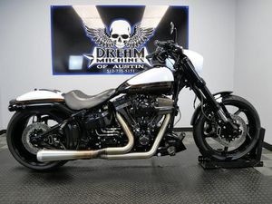 2017 HARLEY-DAVIDSON® FXSE - CVO™ PRO STREET BREAKOUT®