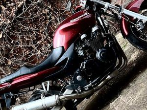 KAWASAKI ZR7 MIT 180ER REIFEN ZX6