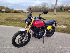 700 SCRAMBLER NÉMET PAPÍROKKAL