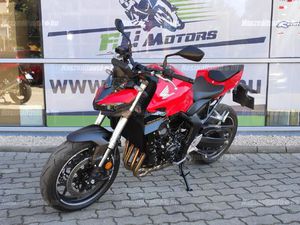 HORNET /1.TULAJ/6ÉV GARANCIA/KIFOGÁSTALAN!