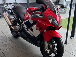 HONDA CBR 600 F PC35