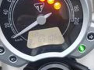 TRIUMPH STREET TWIN - 2016