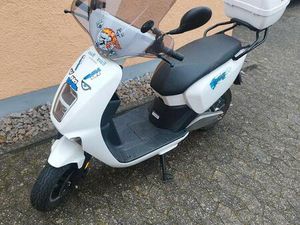 E ROLLER NOWA MOTORS TAUSCHEN GEGEN EIN BENZINER ROLLER