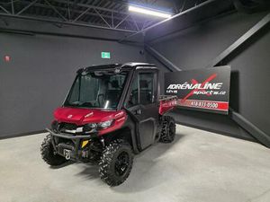 2017 CAN-AM DEFENDER XT CAB HD10