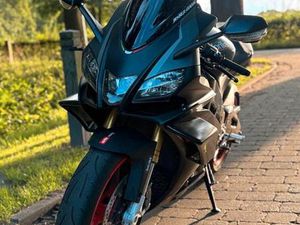 APRILIA RSV4 RR AKRAPOVIC PUIG KETTE REIFEN NEU