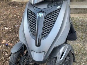 MP3 300 YOURBAN MATE