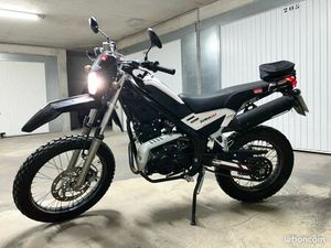 MOTO 250 RIEJU