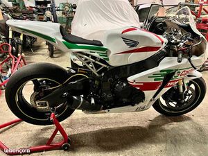 HONDA CBR 1000 RR PISTE