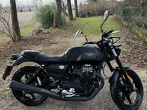 MOTO GUZZI V7 STONE 850