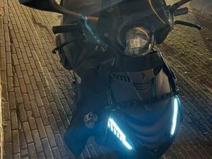 PIAGGIO ZIP 4T 50CC 2015 - VEEL OPTIES! — SCOOTERS | PIAGGIO — MARKTPLAATS