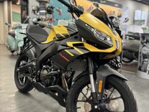 APRILIA TUONO 125 2026 125 CM3 | MOTO ROADSTER | 151 KM | JAUNE | 13010 MARSEILLE 10