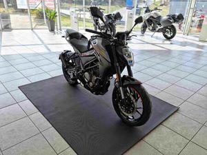 CFMOTO 300 NK - ČERNÁ, MODRÁ SKLADEM AKCE