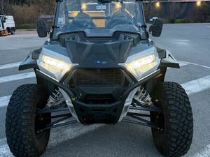 POLARIS RZR XP 1000 – 2 PLACES – 999 CM³ – 2 333 KM – BUGGY SSV 4X4