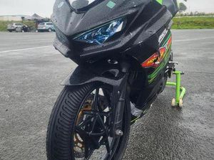 ② KAWASAKI NINJA 400
