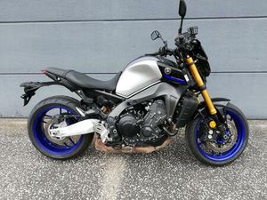 YAMAHA MT09 SP "SCHECKHEFT,1.HAND,KOSTENL.TIEFERLEGUNG MÖGL."