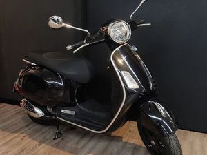 VESPA GTS SUPER 300