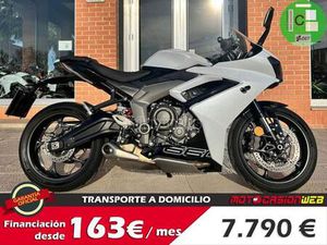 TRIUMPH - DAYTONA 660