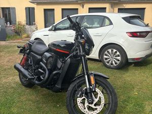 HARLEY DAVIDSON STREET ROD