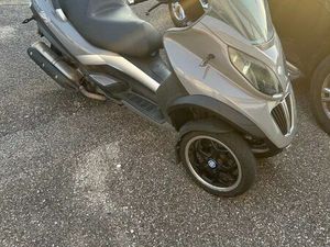 PIAGGIO MP3 400