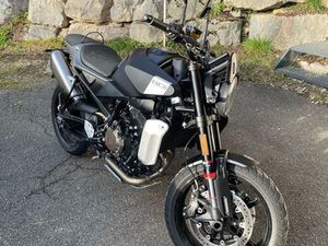 HUSQVARNA SVARTPILEN 801