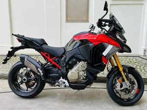 DUCATI MULTISTRADA V4 PIKES PEAK - JETZT BESTELLEN