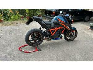 KTM 1290 SUPER DUKE R
