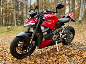 DUCATI STREETFIGHTER V2