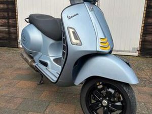 VESPA GTS 300 SUPERTECH 2021 FULL OPTION MET AKRAPOVIC — SCOOTERS | VESPA — MARKTPLAATS