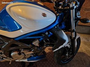 MOTO 650 GLADIUS SUZUKI