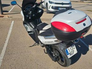 YAMAHA - T-MAX