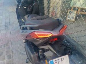 YAMAHA - XMAX 300 TECH MAX