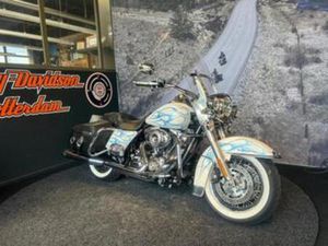 HARLEY-DAVIDSON FLHRC ROAD KING CLASSIC (BJ 2010) — MOTOREN | HARLEY-DAVIDSON — MARKTPLAATS