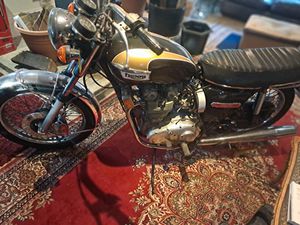 1974 TRIUMPH 750