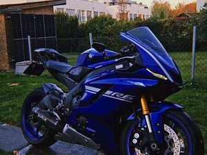 YAMAHA YZF 600 BLAU
