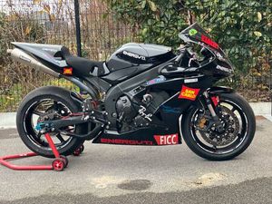 YAMAHA R1 2006 PISTE