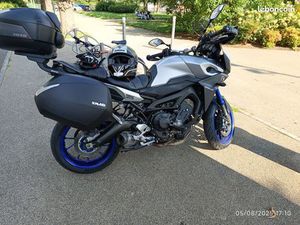 A SAISIR MOTO YAMAHA MT09 TRACER