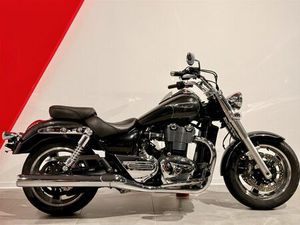 TRIUMPH THUNDERBIRD COMMANDER 1700