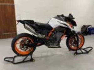 KTM 890 DUKE R