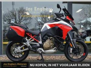 DUCATI MULTISTRADA V4 S SPORT / 2022 / AKRAPOVIC / KOFFERSET — MOTOREN | DUCATI — MARKTPLAATS