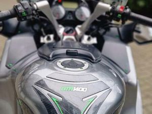 ② KAWASAKI 1400 GTR VAN 2010 MET 167000 KM GRIJS