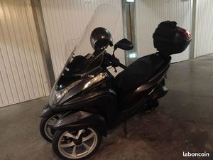SCOOTER TRICITY 125