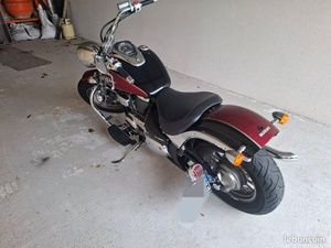SUZUKI 800 INTRUDER