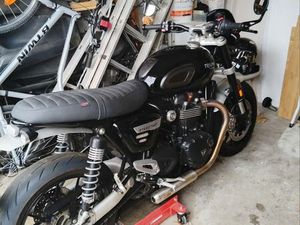 TRIUMPH SPEED TWIN 1200