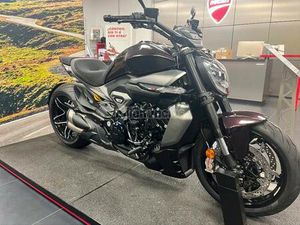 DUCATI - DIAVEL V4